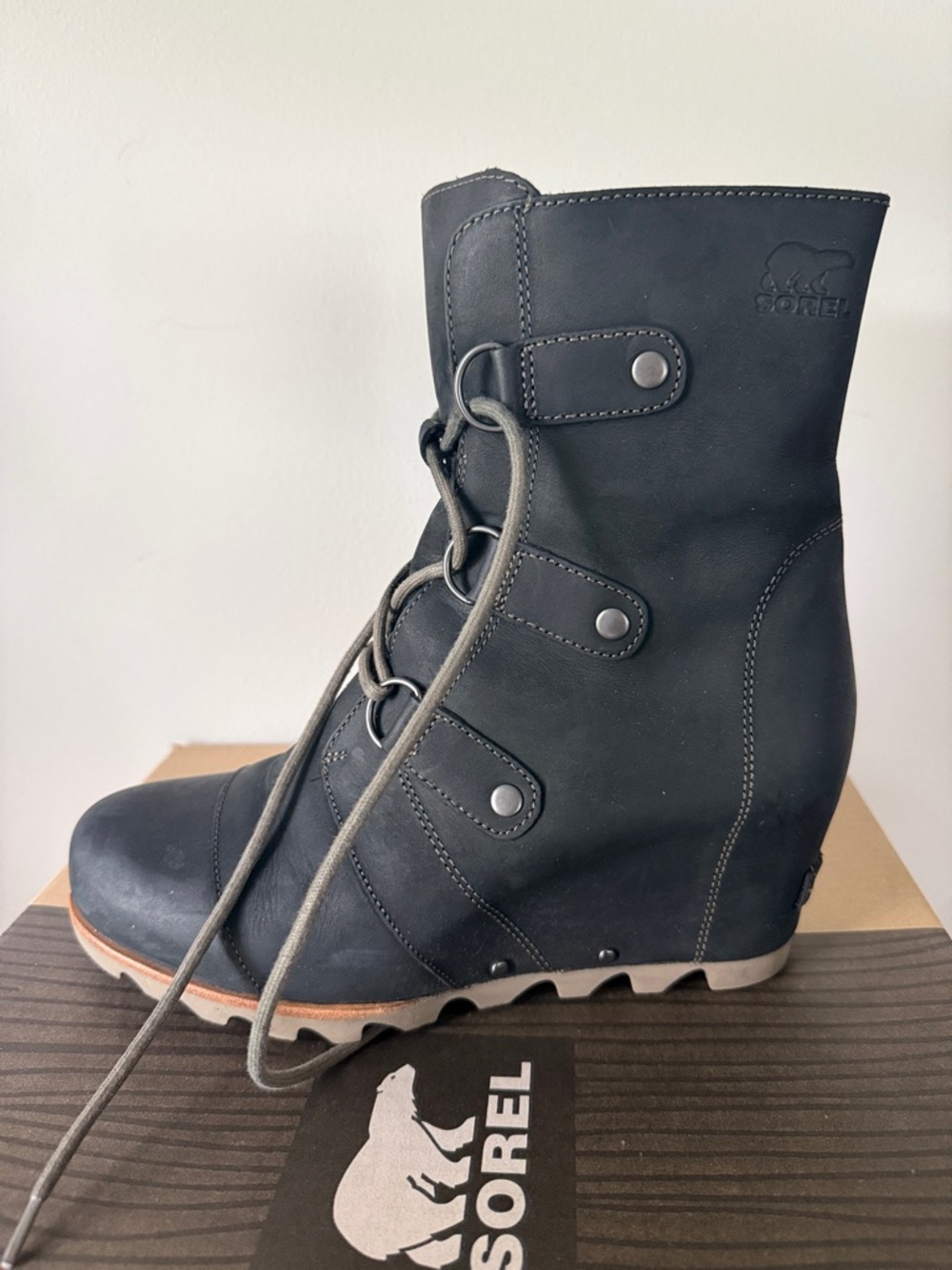Sorel Black Lace-Up Wedge Mid Boots with Tan Sole - Picture 5 of 6